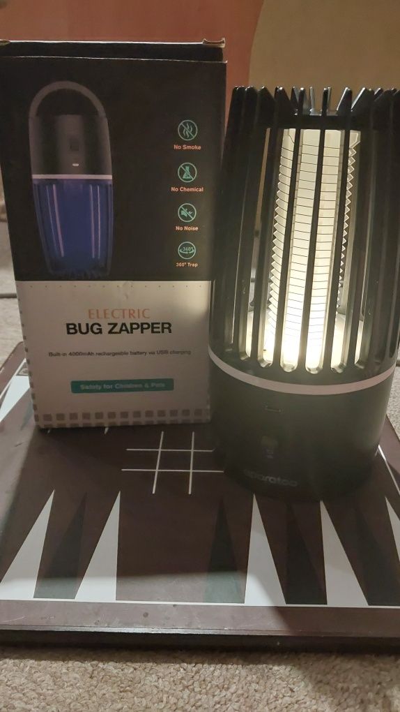 LAMPKA NA OWADY BUG ZAPPER!

Stan wizualny widoczny na zdjęciach, w 10