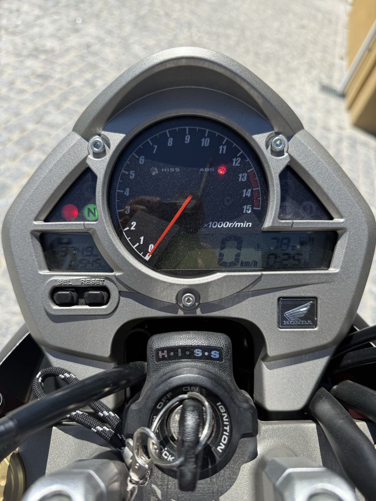 Honda hornet como nova