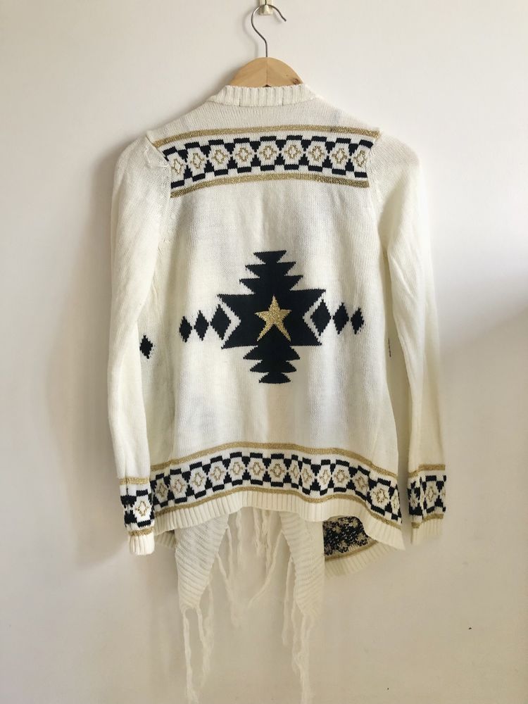 Sweterek narzutka Primarka 39 frędzle aztecki bocho kurteczka