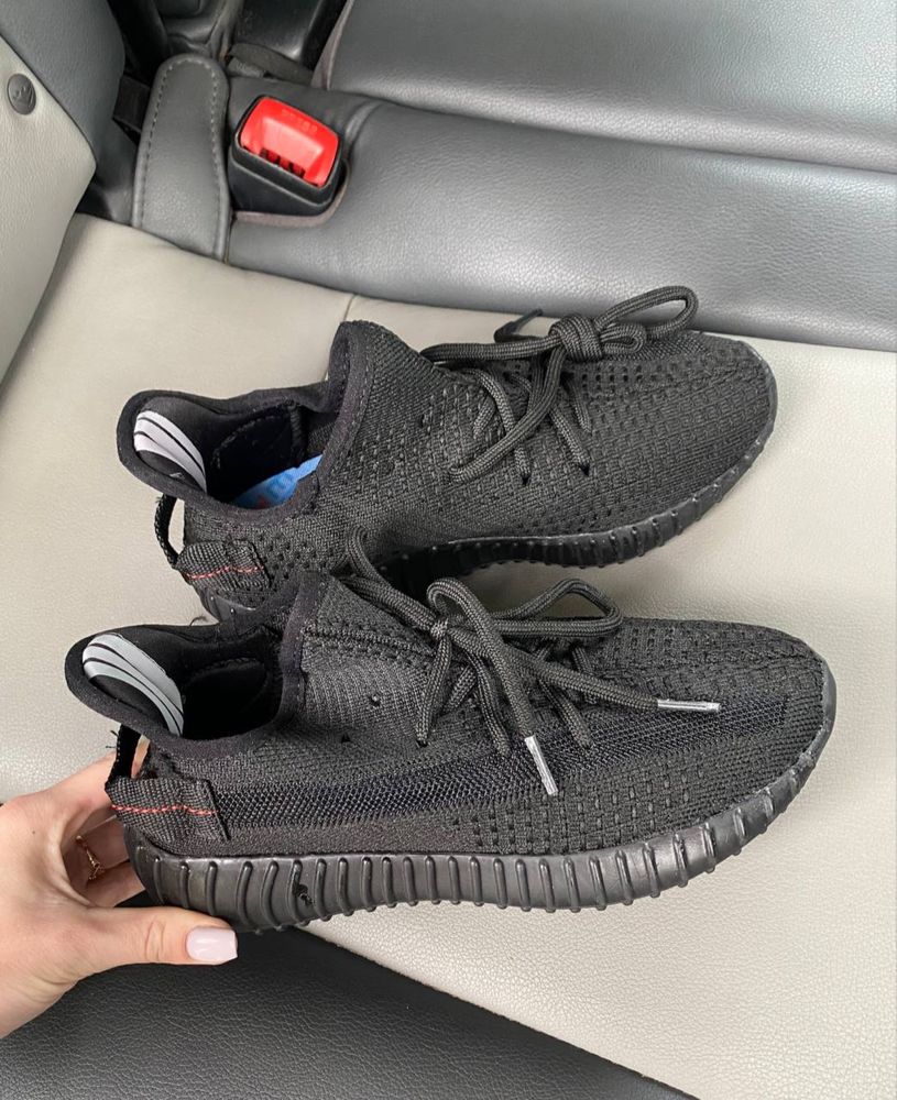 Жіночі кросівки Nike yeezy boost 350