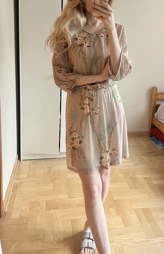 Sukienka M we wzór beżowa elegancka wizytowa