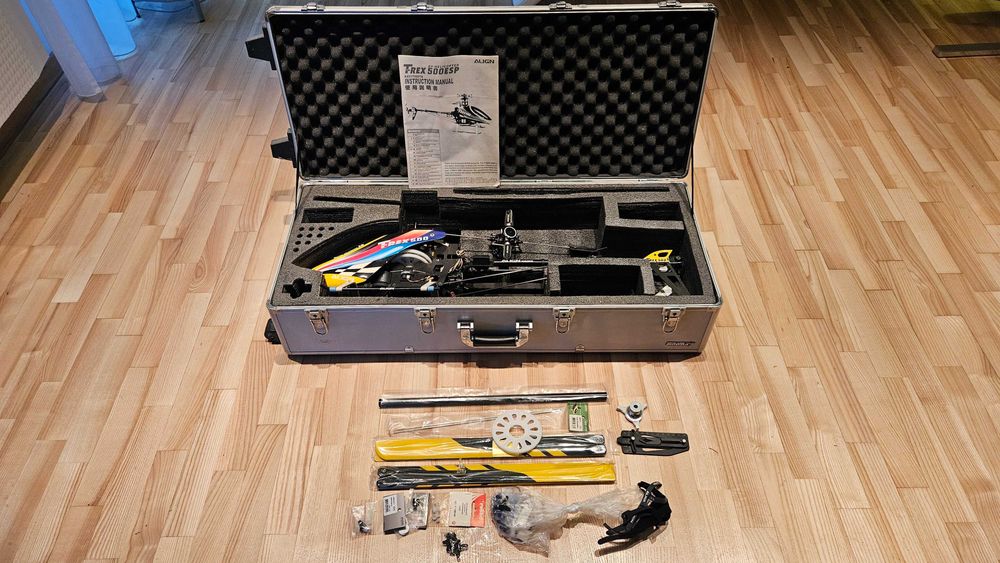 Sprzedam duży śmigłowiec elektryczny T-Rex 500 ESP z walizką