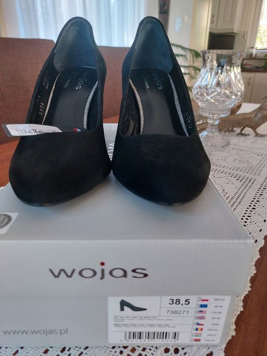 Czółenka czarne zamszowe nowe Wojas