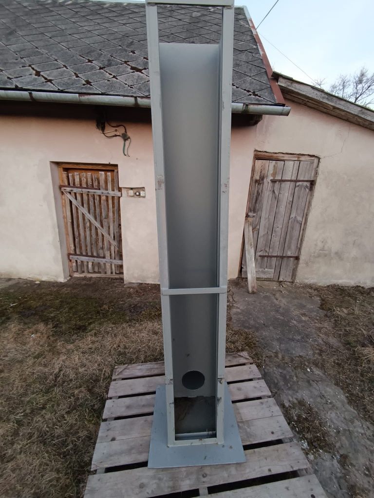 Mnich baszta zapora do stawu