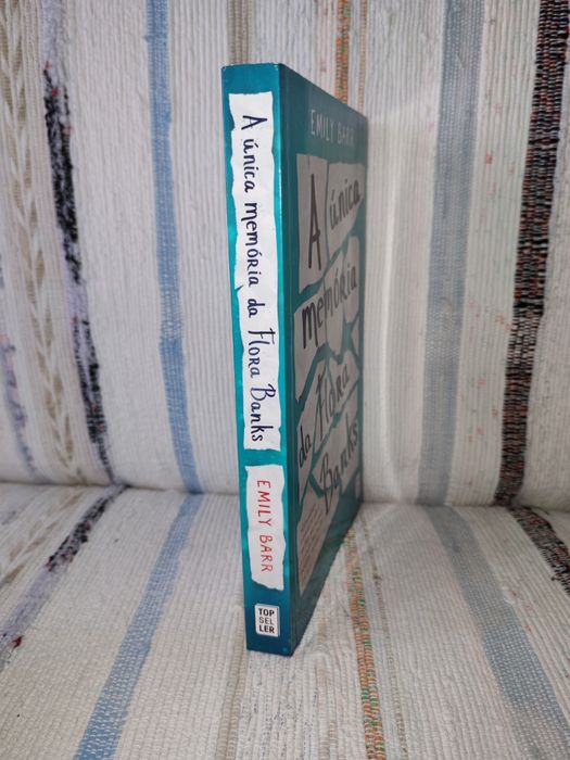 A única memória de Flora Banks | Emily Barr (Portes grátis)