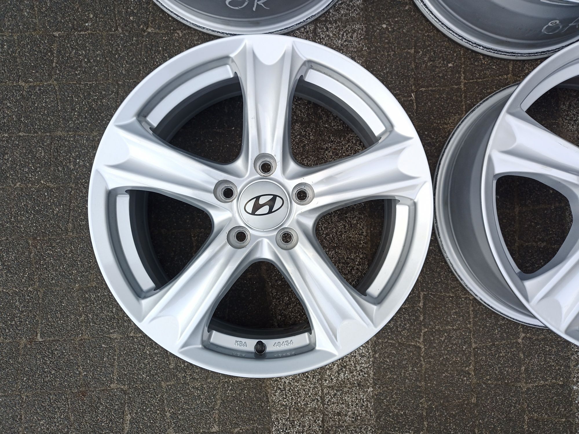 Hyundai 17" ix35 i40 i30 KIA Sportage Ceed Toyota Mazda Suzuki ET45