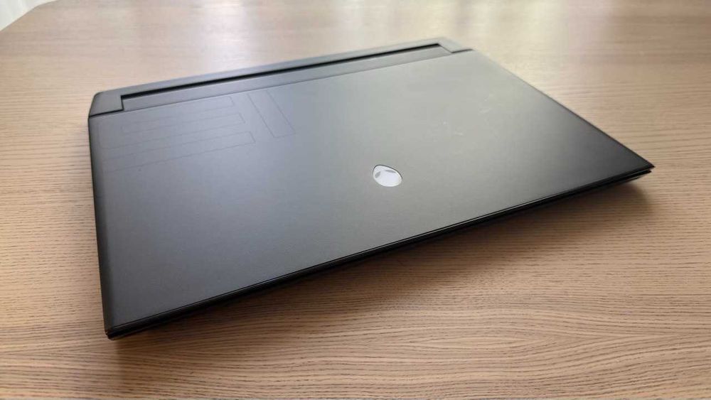 Alienware M15 R3 i7-10750H/RTX 2070 Super 8GB/16GB RAM/1TB SSD/300Hz