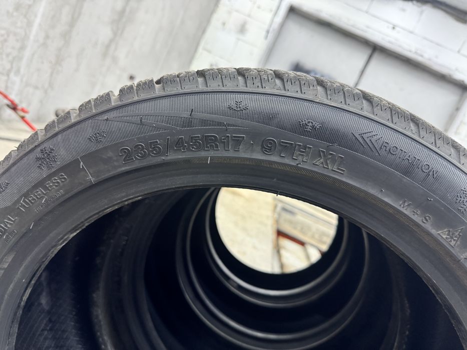 Продам шини r17/235/45-215/45 зима