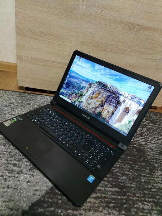 Игровой ноутбук 2гб видео/16гб оперативной