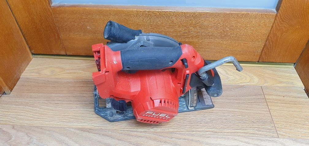 Pilarka piła przecinarka Milwaukee M18 CCS55