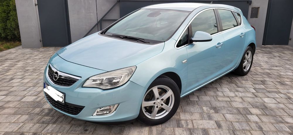 Opel Astra J 2,0 CDTI 160KM 2010r