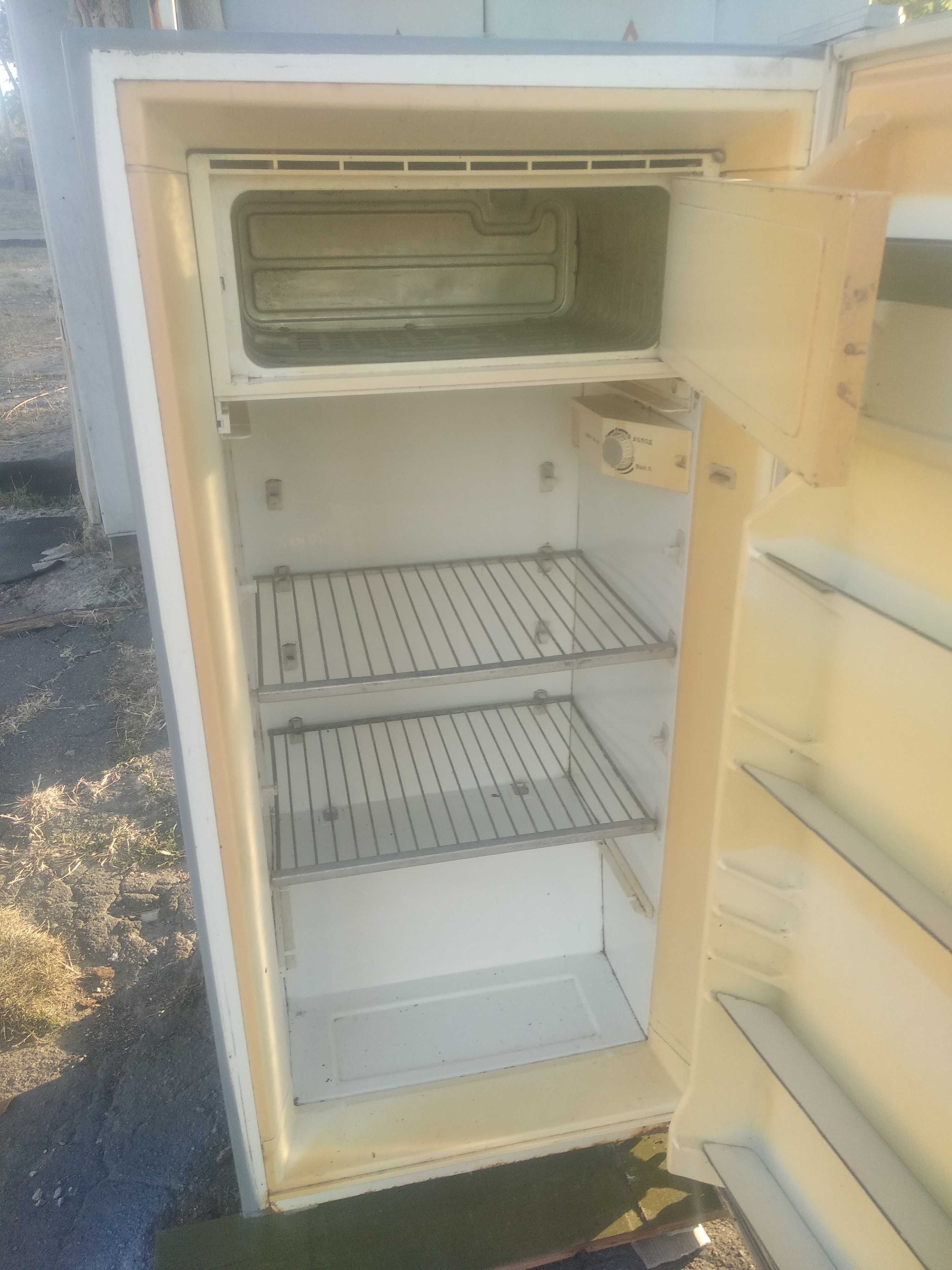 продам холодильник б/у.  донбас-2