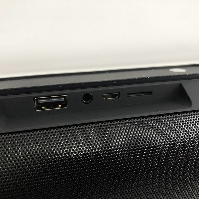 Портативная колонка Charge 2 + с поддержкой Bluetooth