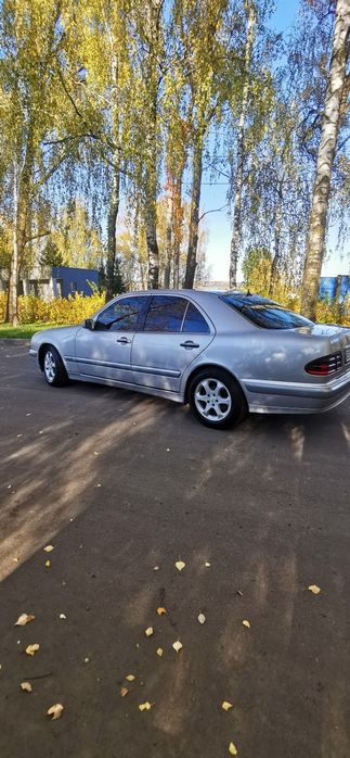 Мерседес 210.    2.2 д