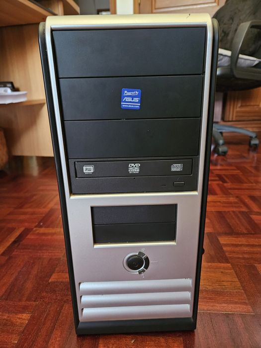 Computador desktop Asus (Windows 7)