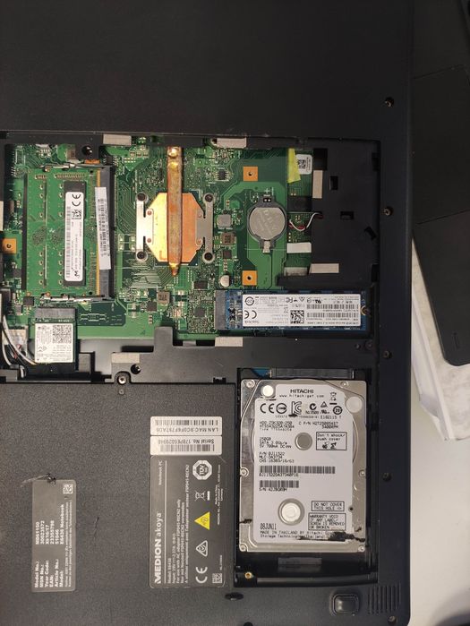 Laptop MEDION Akoya E6436 i3 7ge SSD m2 128gb +240gb 4gb Ram