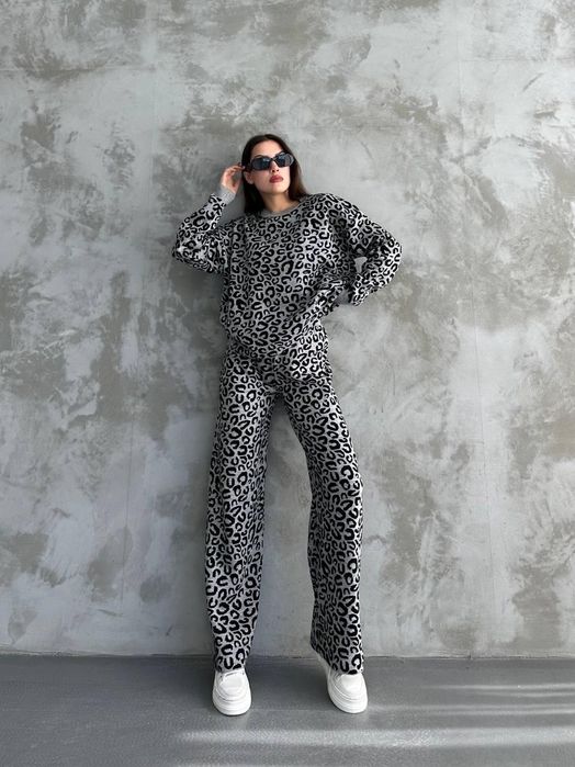 Бомбезний трикотажний костюм