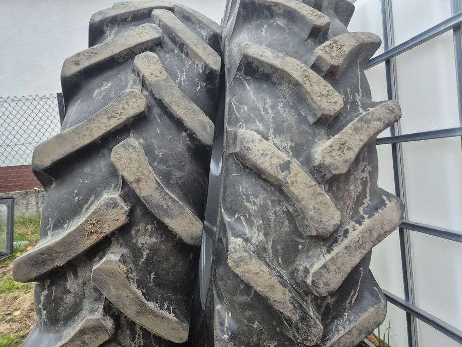 Koła Ursus C-330 tył opona 12.4-28 BARUM