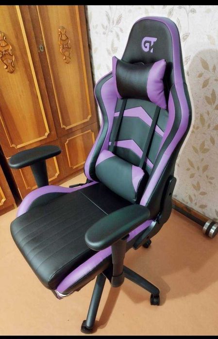 Крісло геймерське GT Racer X-2534-F фіолетове у відмінному стані