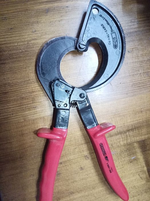 Продам кабелерез 1000V GEDORE V8091-500, новий