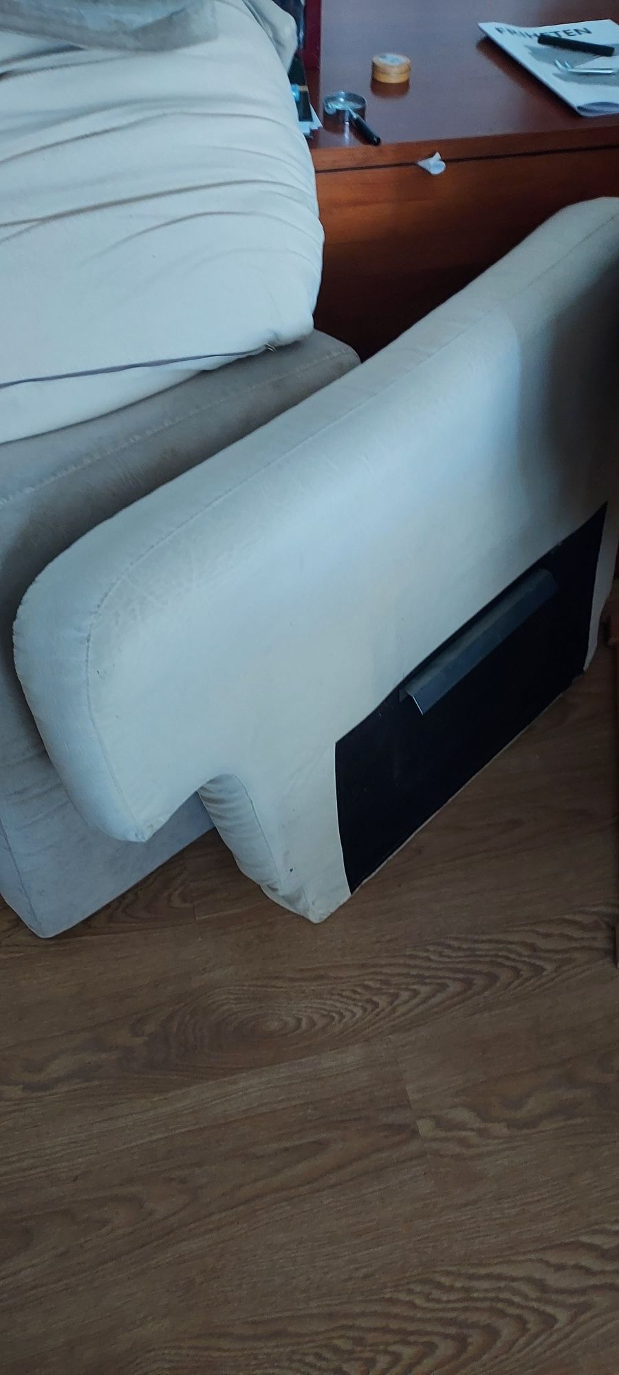 Sofá CERNE usado. Excelente qualidade de construção.  170 €