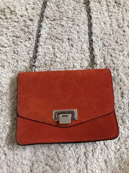 Яркий замшевый клатч от mango mango шикарная классика! премиум