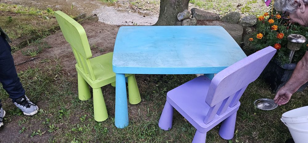Stół i krzesła ikea dla dziecka