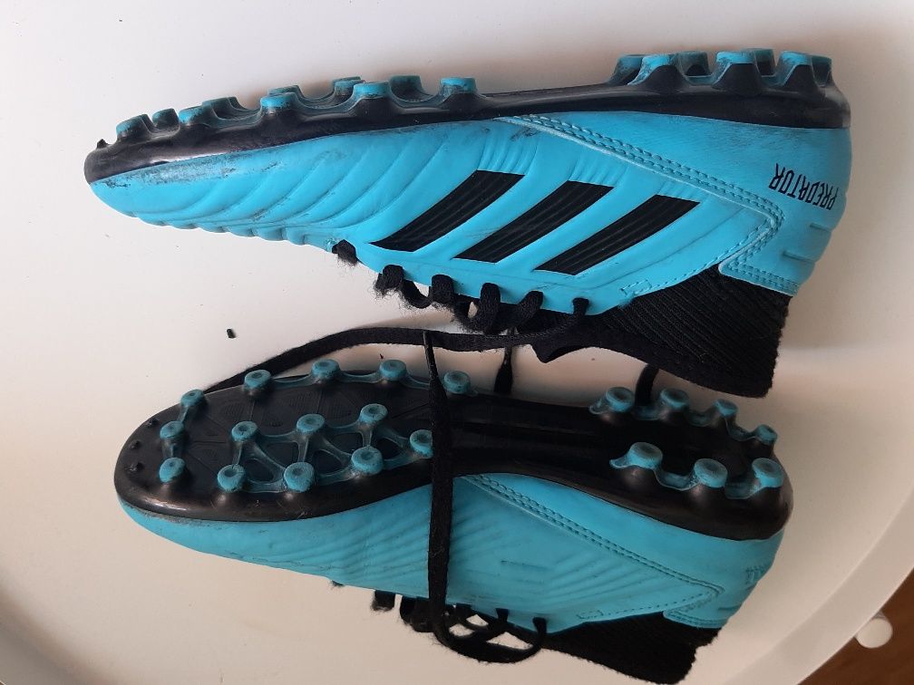 Chuteiras Nike Predator azuis 35