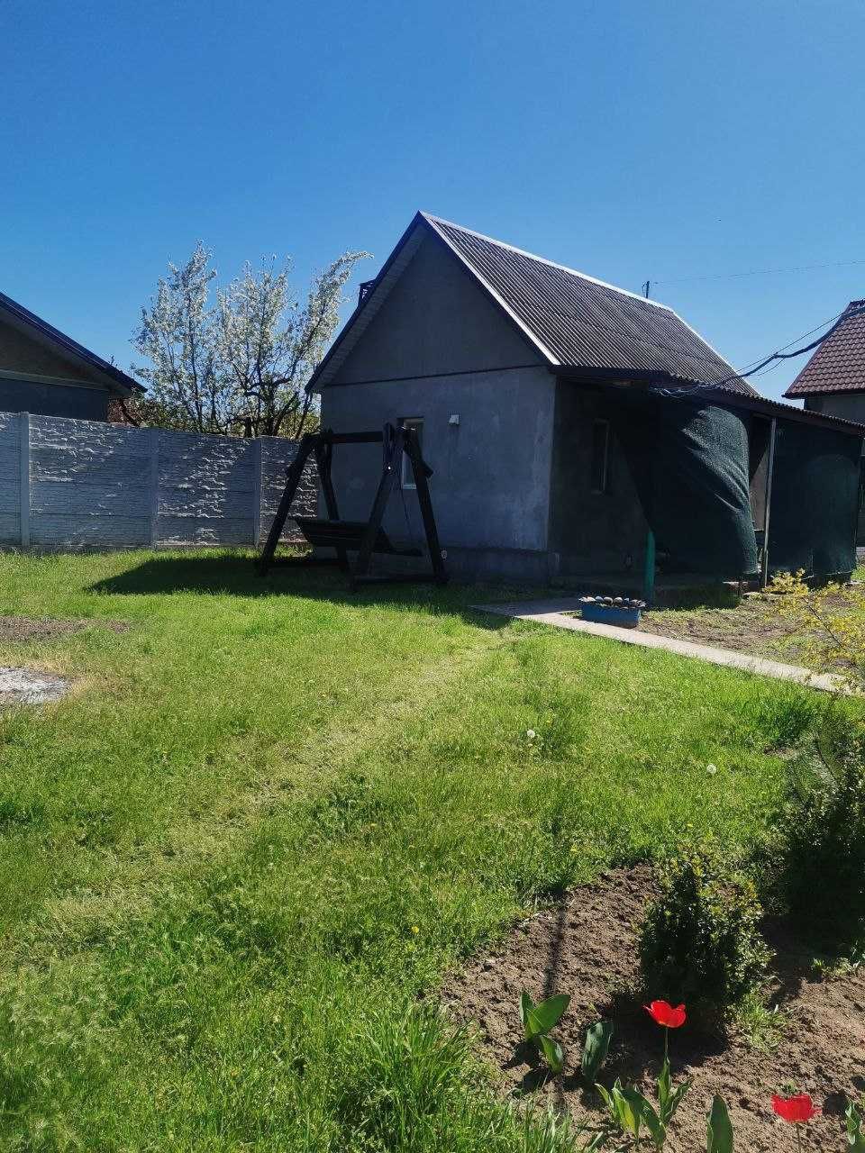 Продам невеликий затишний будинок пос. Славутич