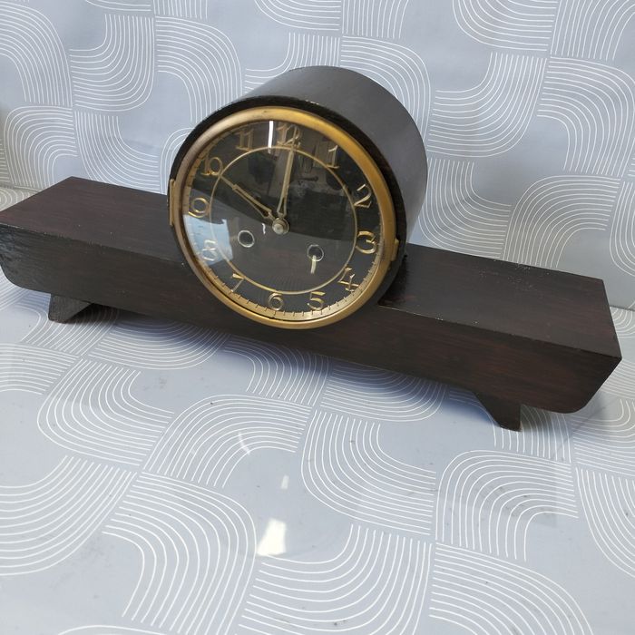 Stary zegar kominkowy