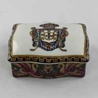 Caixa porcelana da China com brasão da Monarquia