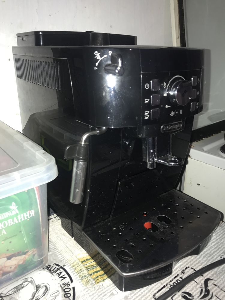 Кавоварка delonghi