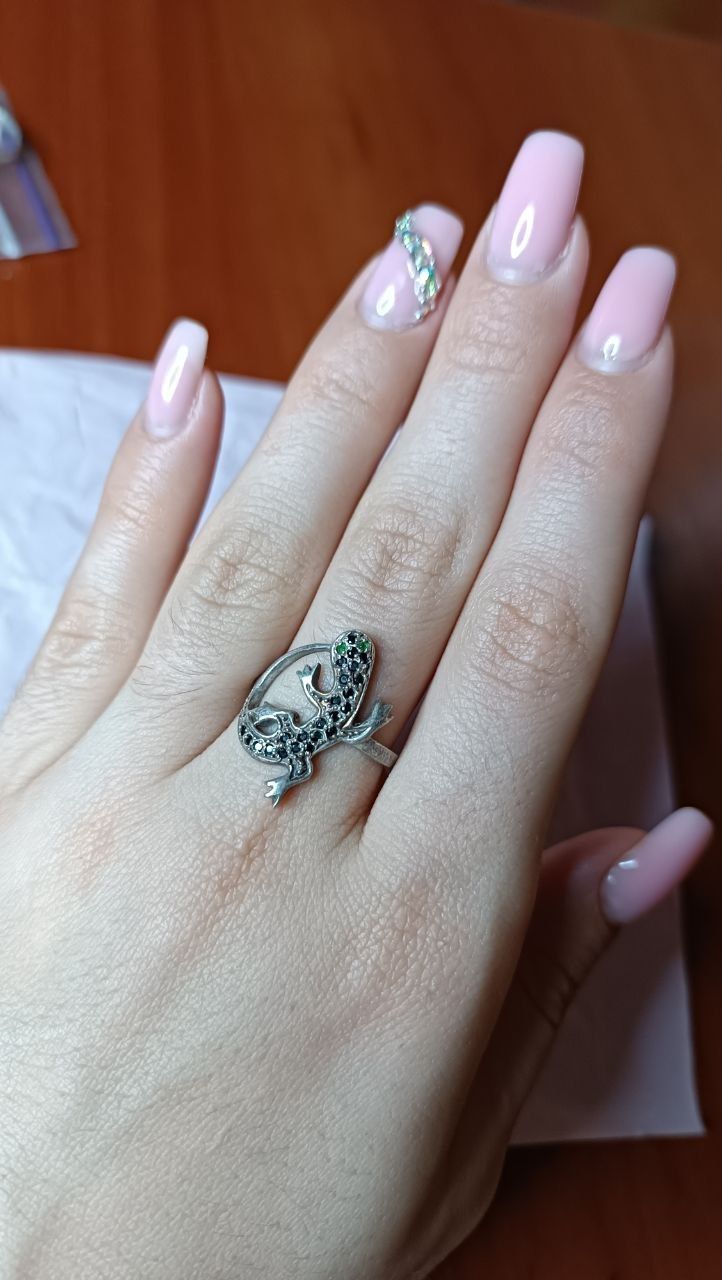 Серебрянное кольцо размер 17