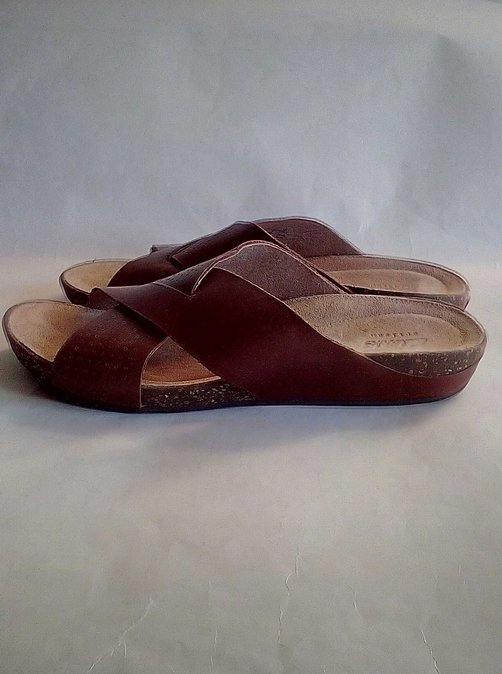 Klapki skórzane Clarks 39,5 skóra naturalna