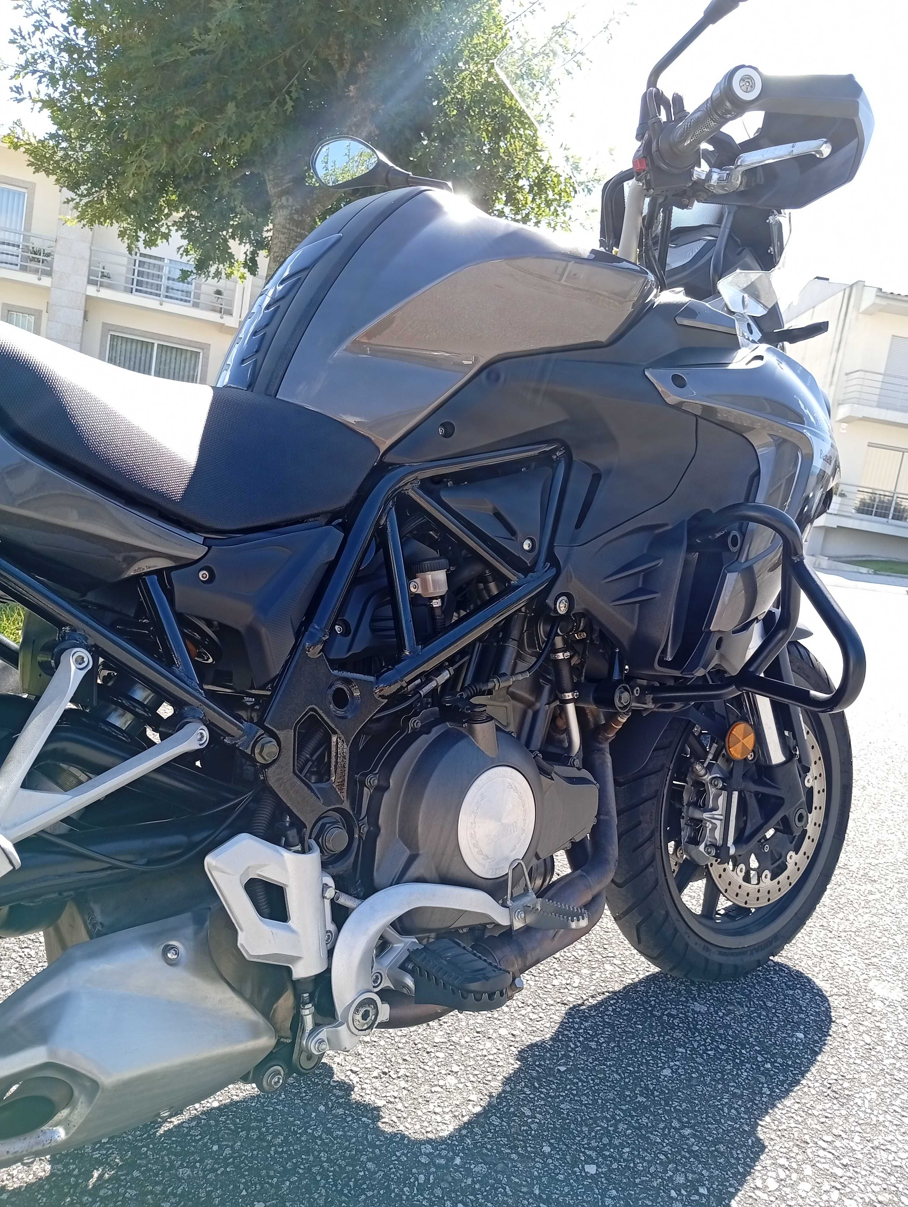 Benelli TRK 502 sem acidentes