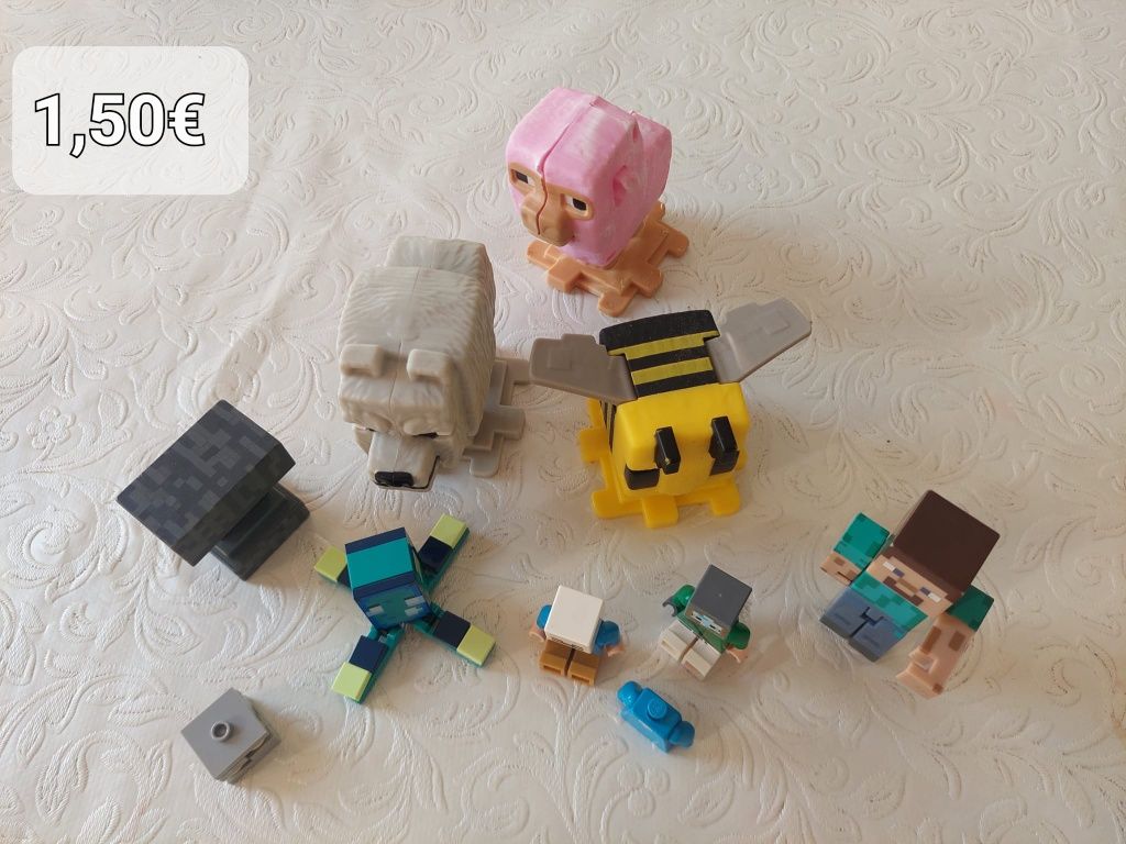 Variados bonecos