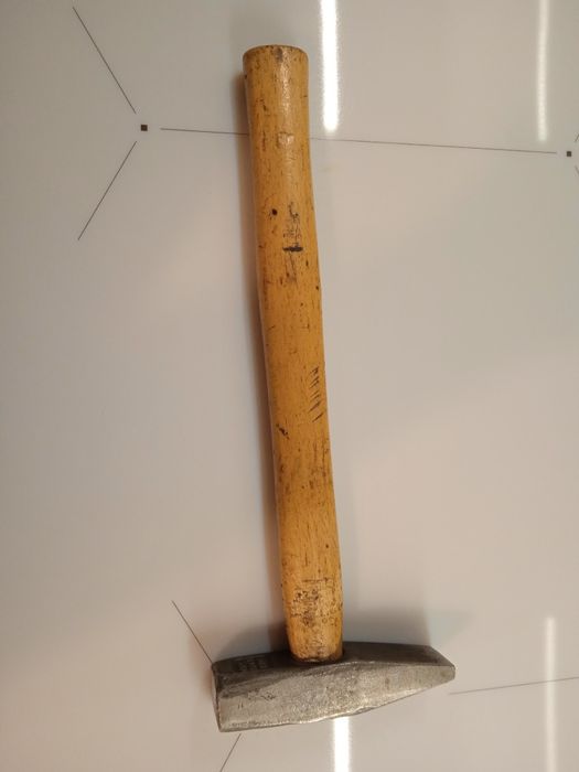 Młotek ślusarski 500gram