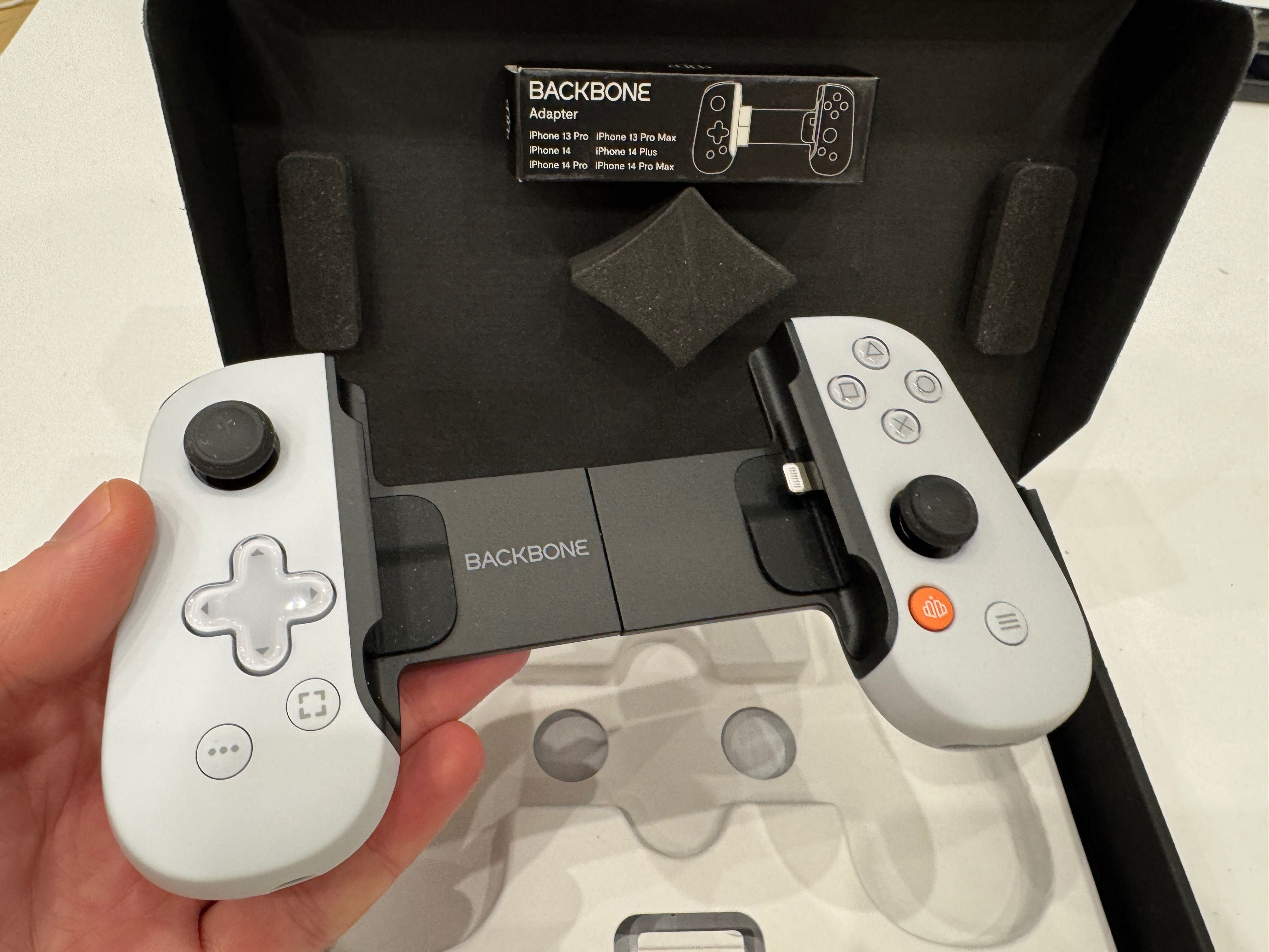 Геймпад джойстик Backbone One iPhone PlayStation White lightning USB-C