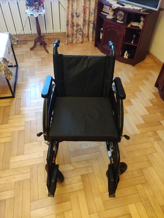 Nowy wózek inwalidzki