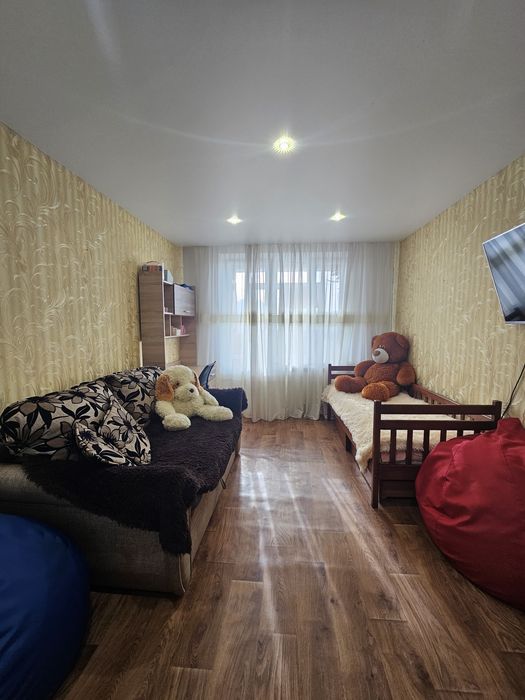 Сдам 3х ком квартиру Зубенко 25 м.Студенченская.L