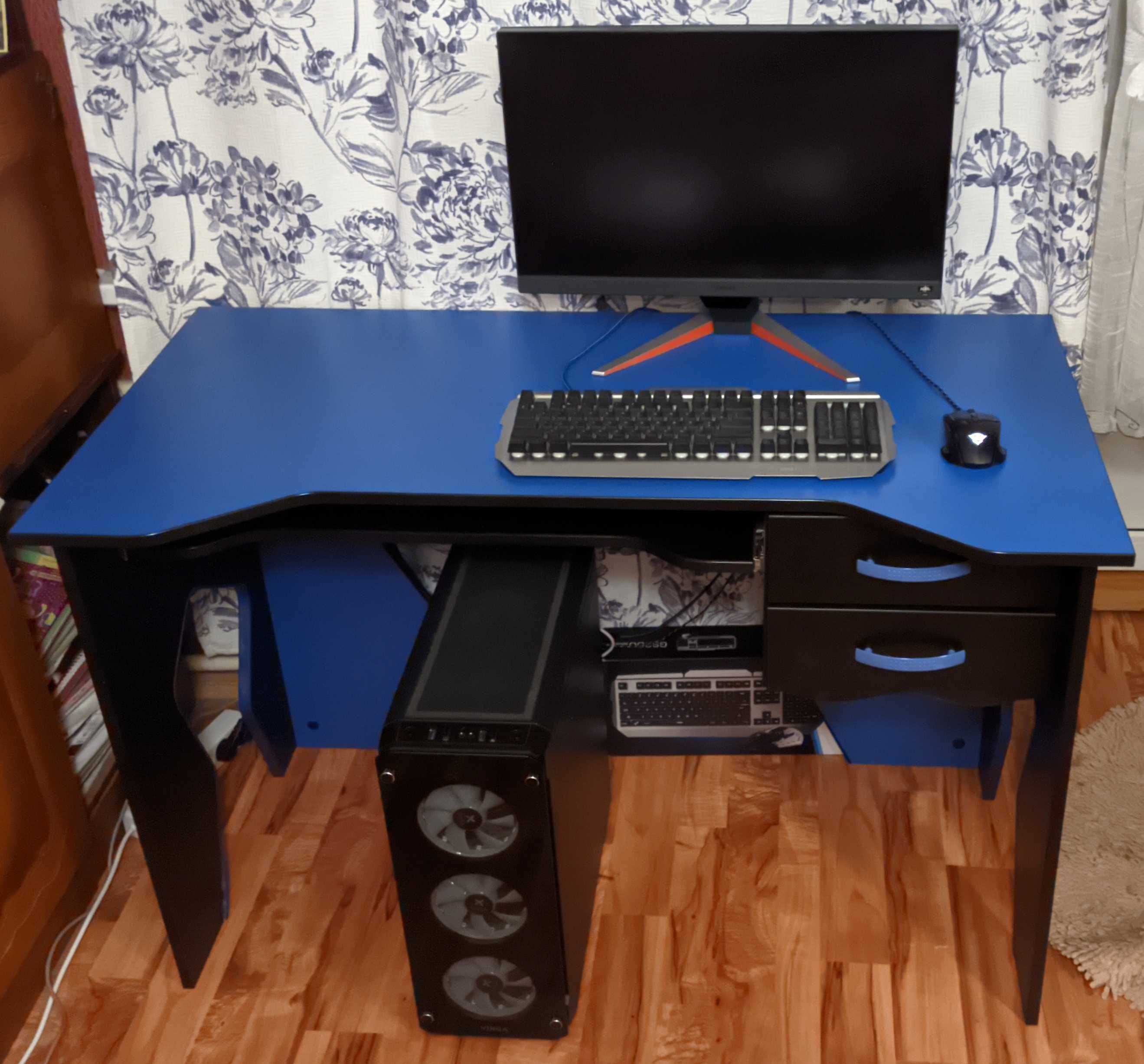 Ігровий комп'ютерний стіл Homework Game 120x60 синьо-чорний ЛДСП б/в