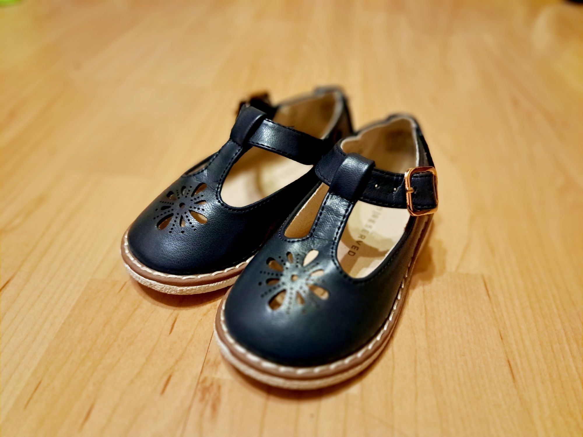 Granatowe buciki Reserved 20/21