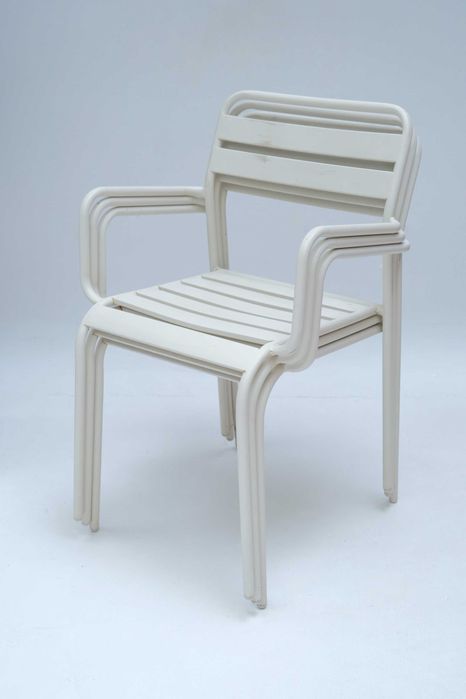 Cadeira branca de exterior