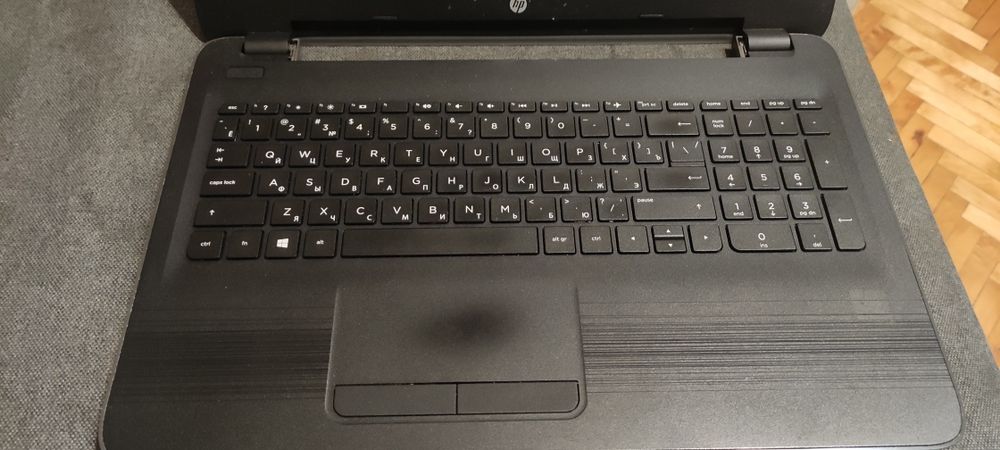 Ноутбук HP 250 G5 (ПРАЦЮЄ, на запчастини)