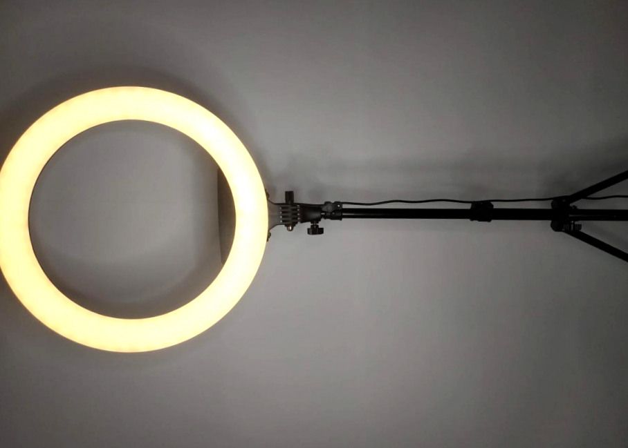 Кольцевая лампа 45 см со штативом для визажиста, косметолога