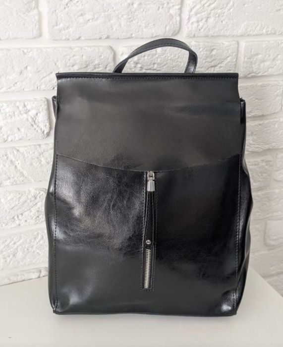 Гарний жіночий шкіряний сумка-рюкзак для формату А4 чорний