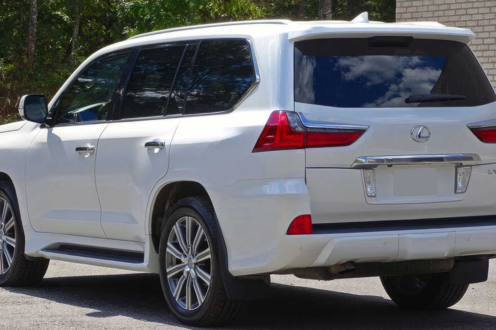 Lexus LX 570      2016