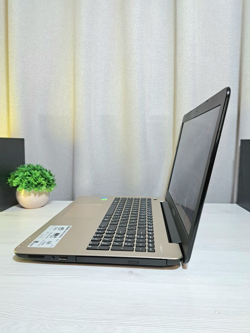 Ноутбук Asus X555L/i7-5500U/12 Gb/128 Gb/500 Gb/GeForce 940m на  2 Gb