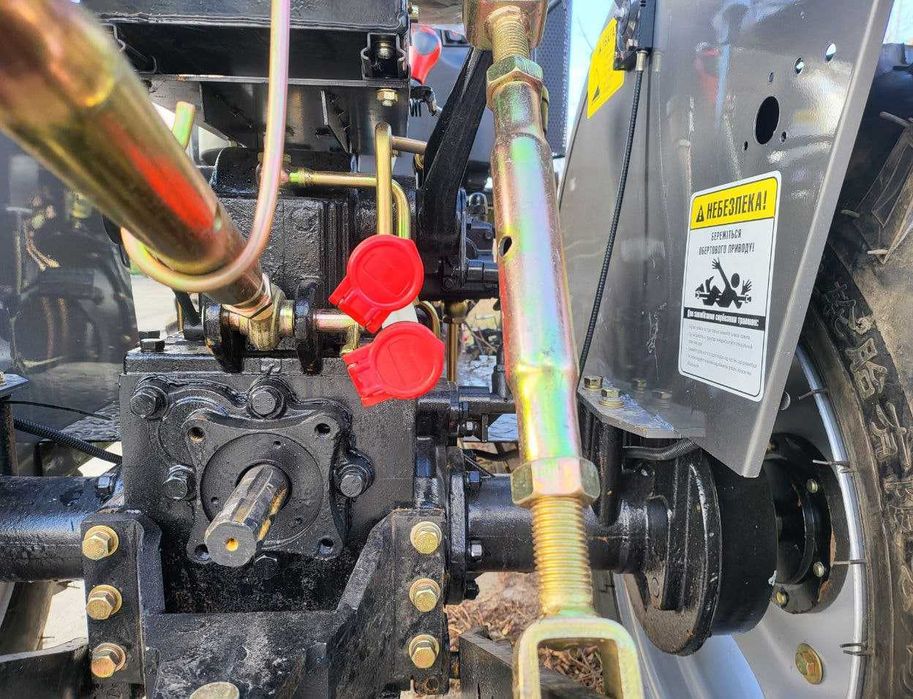 Мінітрактор Скаут XT 244: 24 к.с., 3-циліндровий, Повний Привід 4х4