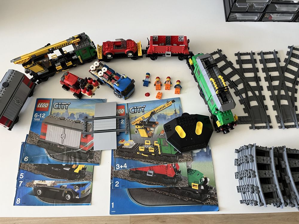 LEGO 7898 - Pociąg towarowy + dodatkowe tory